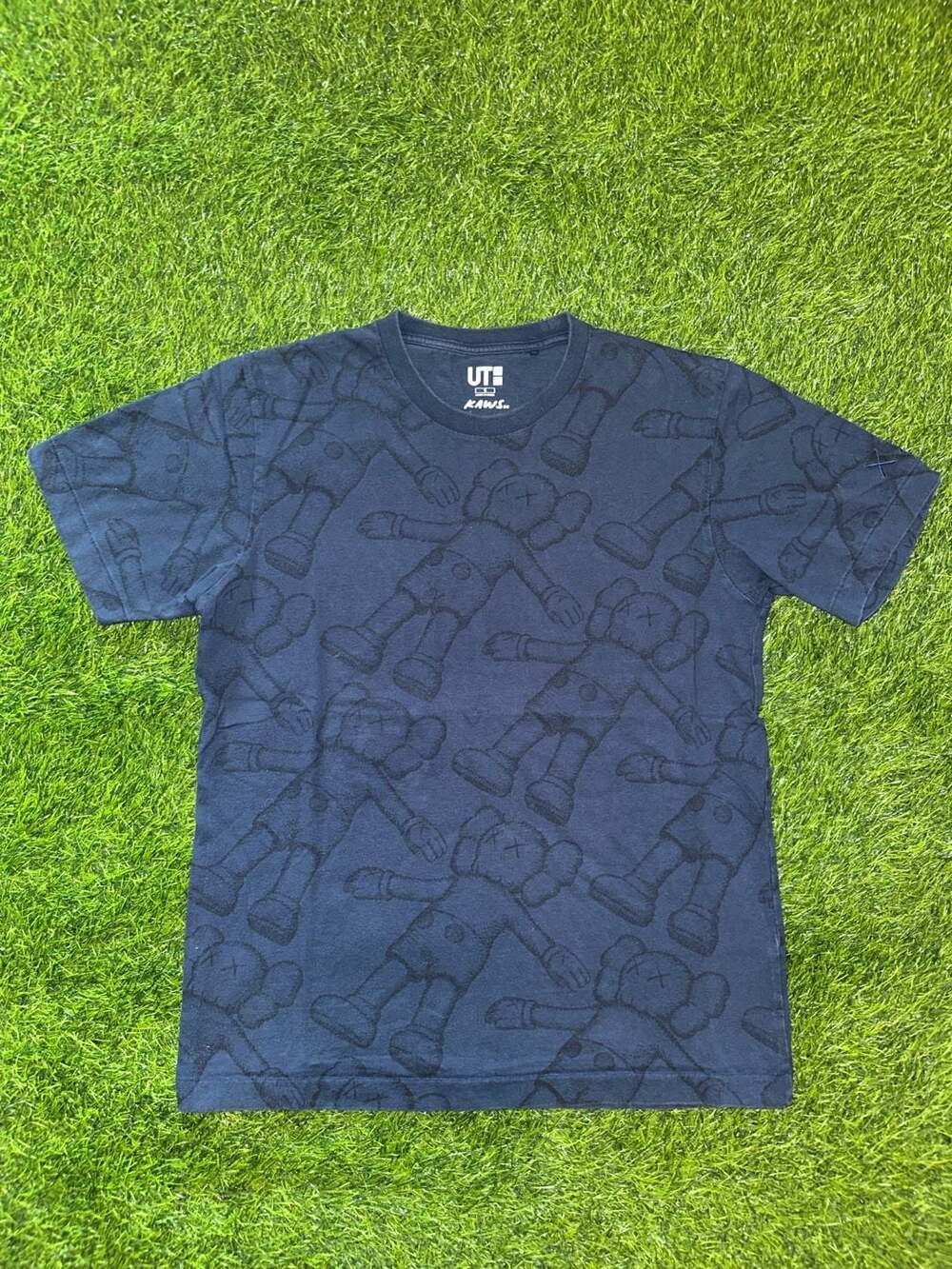 Uniqlo x KAWS All Over Holiday Print T-Shirt Navy Blue Size S